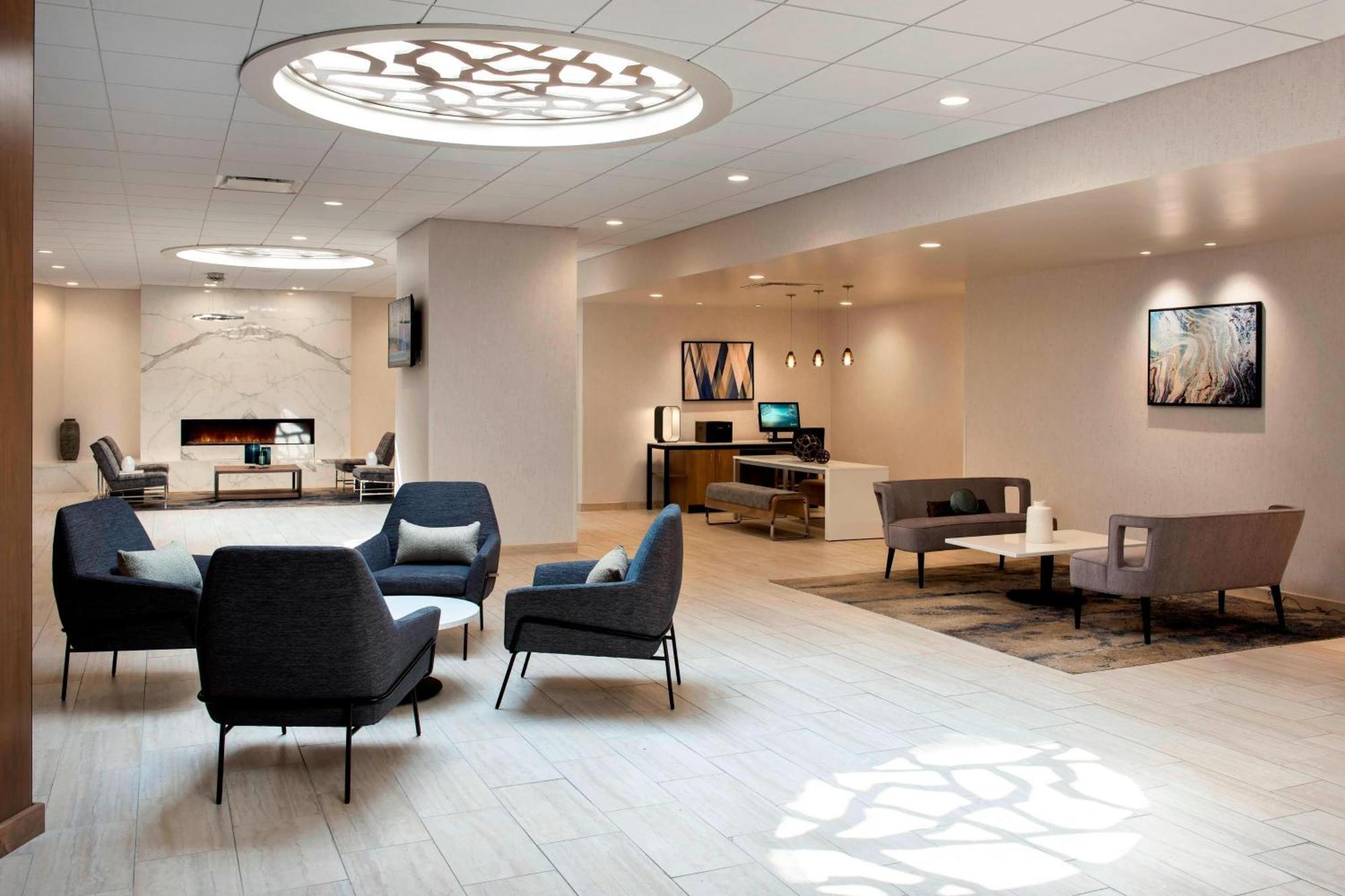 Delta Hotels By Marriott Utica Exteriér fotografie