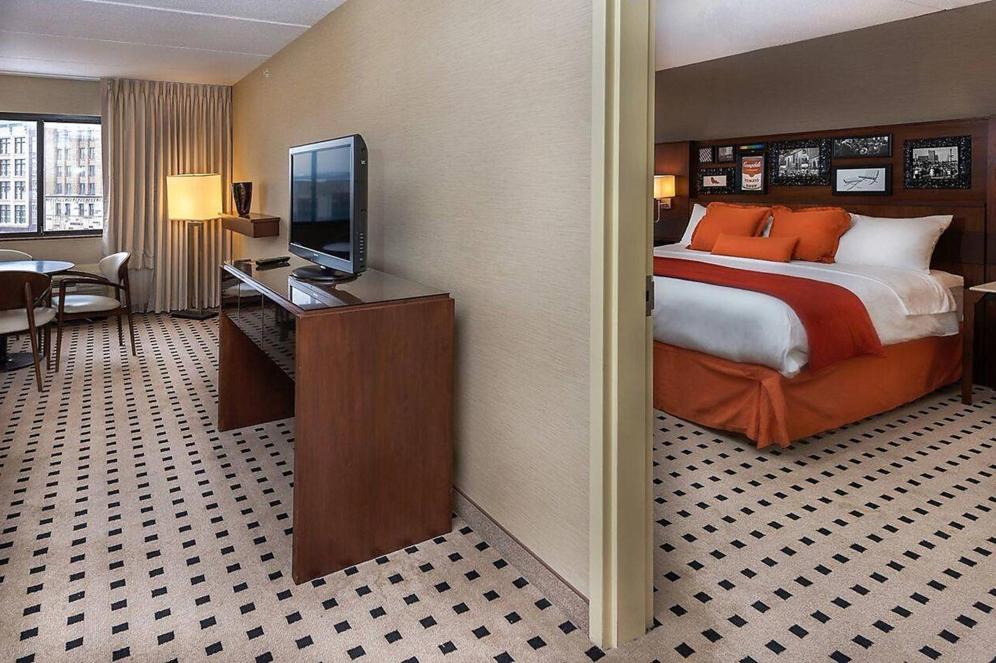 Delta Hotels By Marriott Utica Exteriér fotografie