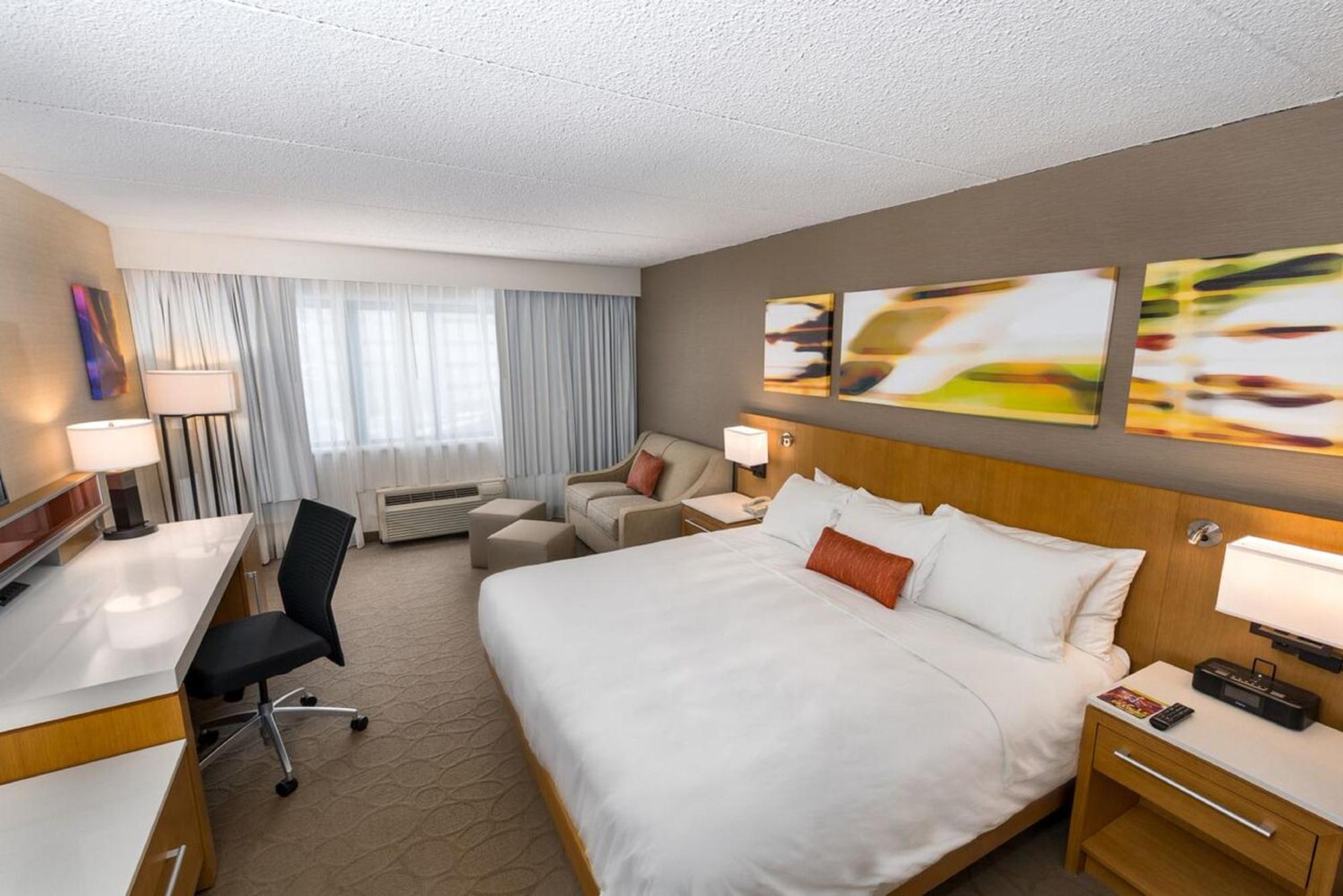 Delta Hotels By Marriott Utica Exteriér fotografie