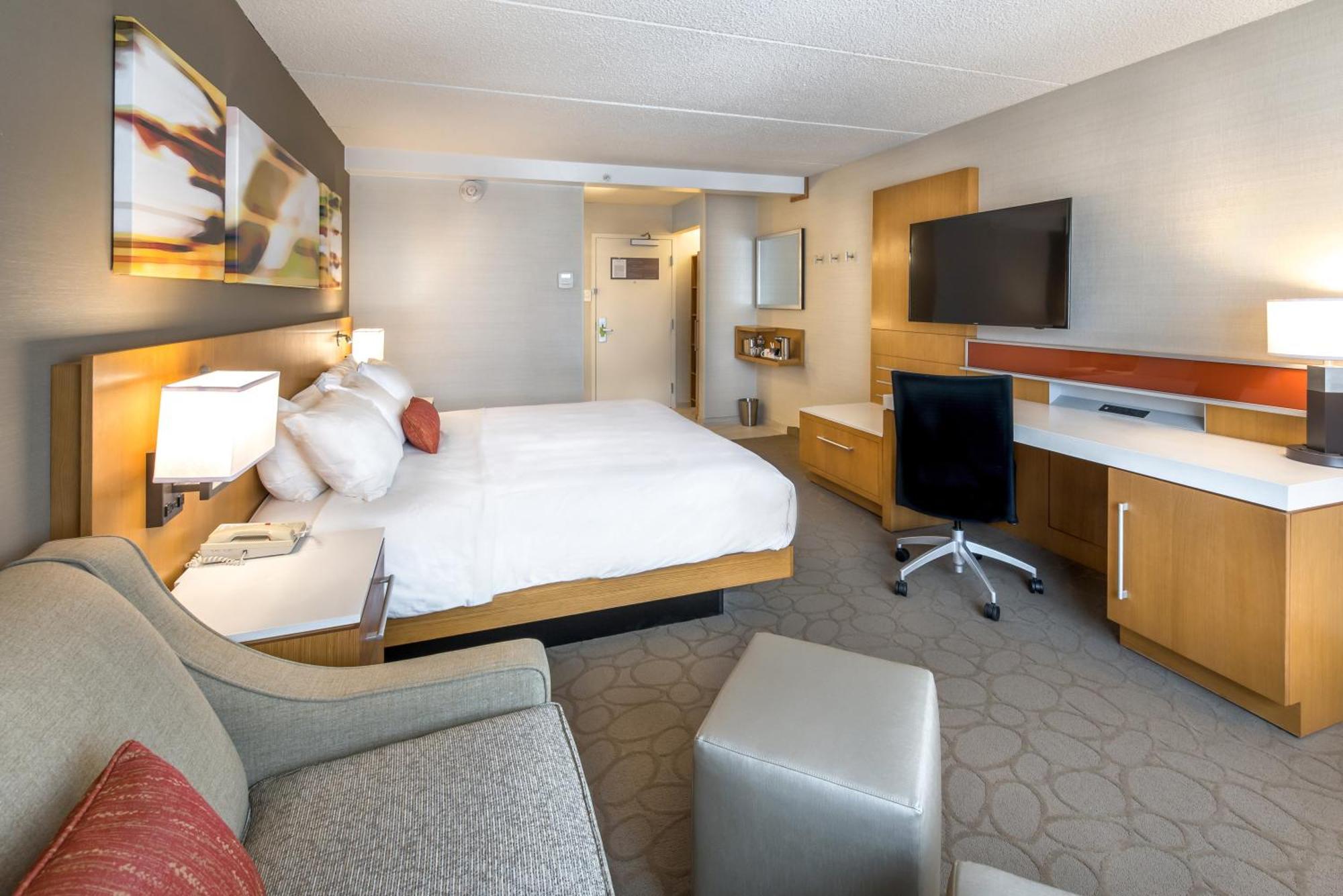 Delta Hotels By Marriott Utica Exteriér fotografie